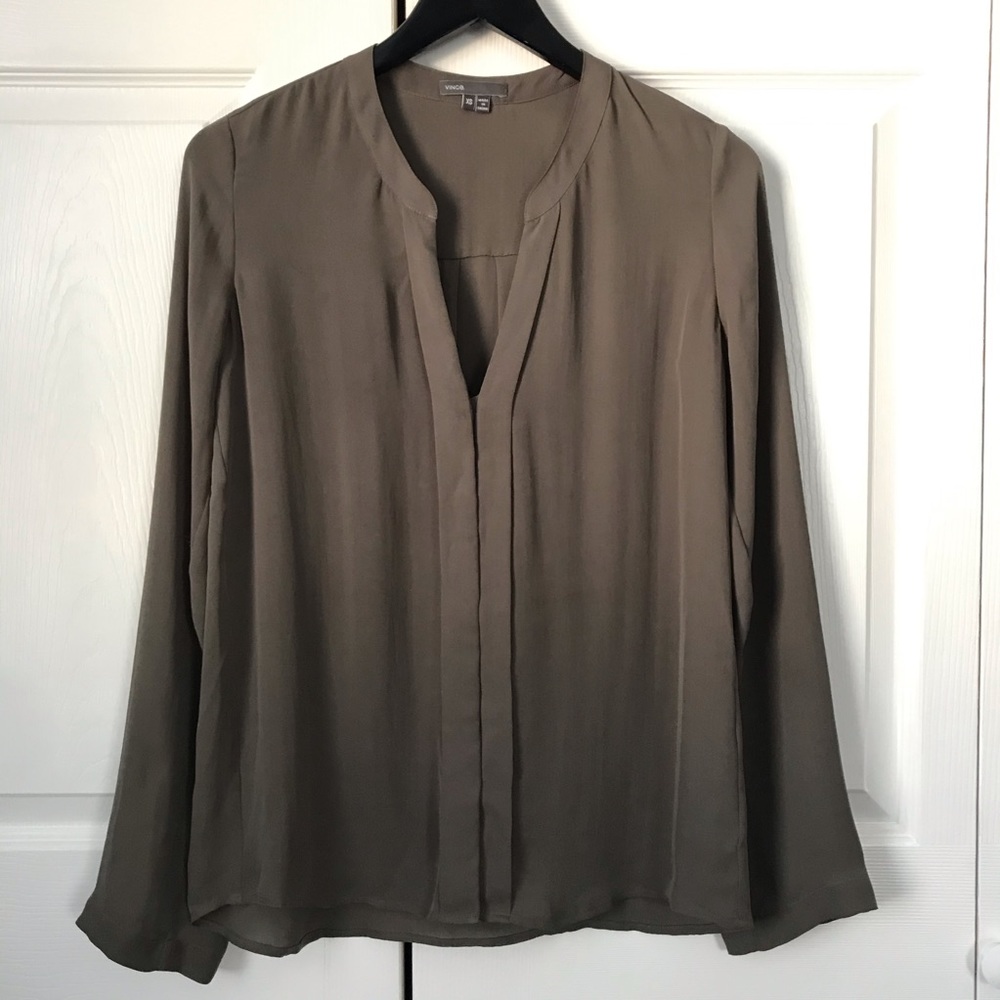 Like new Vince 100% silk blouse, grey, Size XS